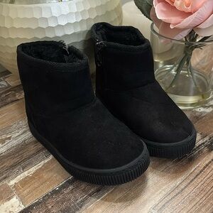 Toddler Girl Black Fuzzy Boots